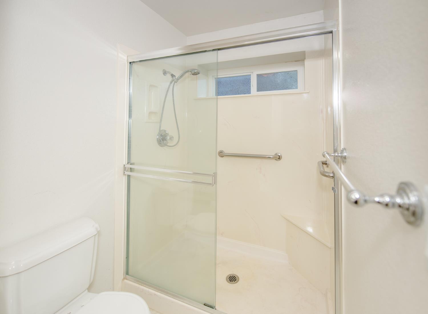 Detail Gallery Image 12 of 16 For 1455 Willow Springs Dr, Woodland,  CA 95776 - 3 Beds | 2 Baths