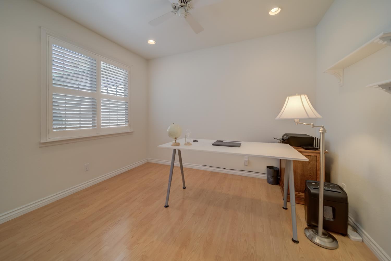 Detail Gallery Image 8 of 44 For 3543 Oak Shores Dr, Stockton,  CA 95209 - 3 Beds | 2 Baths