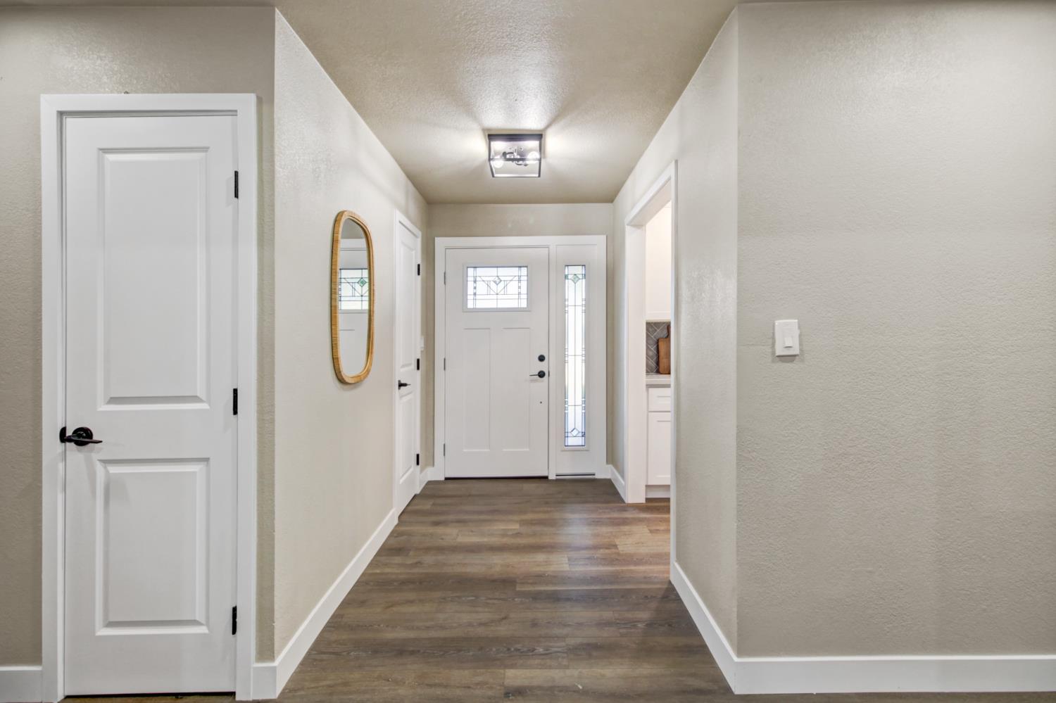 Detail Gallery Image 7 of 45 For 5512 Vahalla Dr, Carmichael,  CA 95608 - 3 Beds | 2 Baths