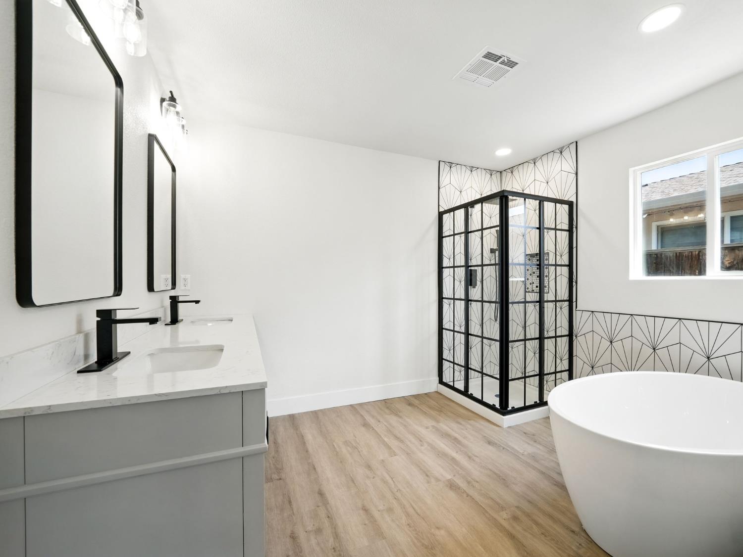 Detail Gallery Image 6 of 22 For 1170 Aster Ln, Livermore,  CA 94551 - 3 Beds | 2 Baths