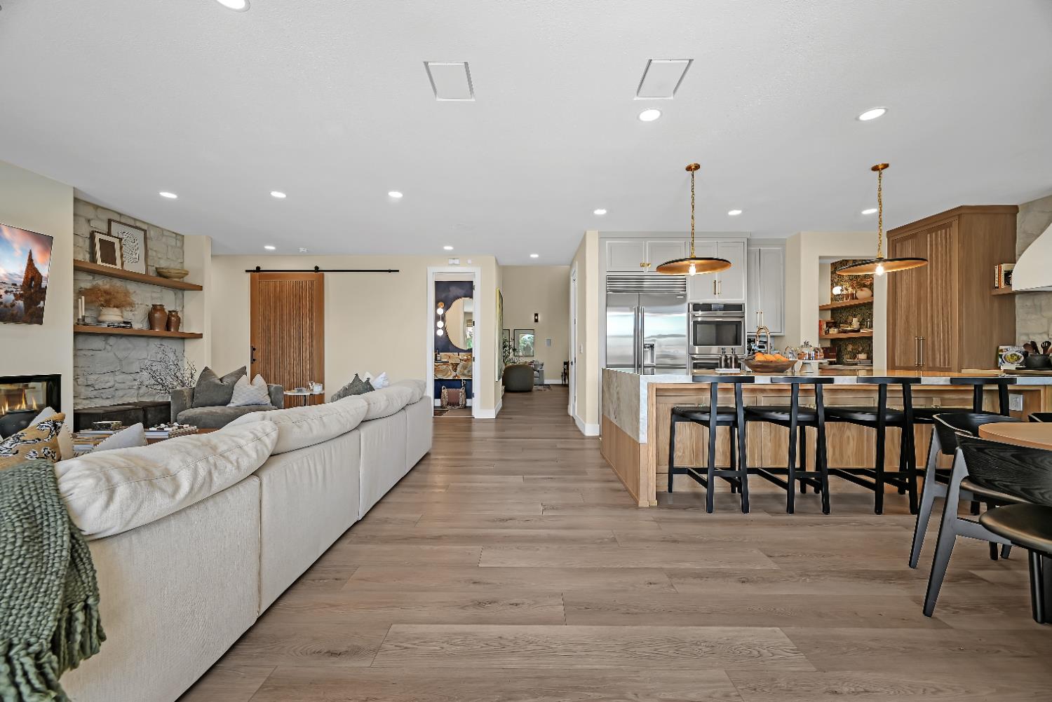 Detail Gallery Image 14 of 36 For 5020 Tesoro Way, El Dorado Hills,  CA 95762 - 5 Beds | 3/1 Baths