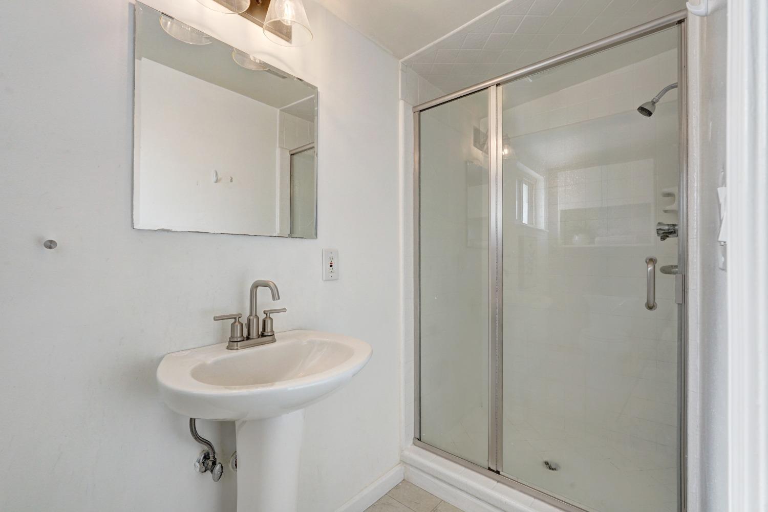 Detail Gallery Image 17 of 34 For 1005 Hillcrest Ave, Roseville,  CA 95678 - 3 Beds | 2 Baths