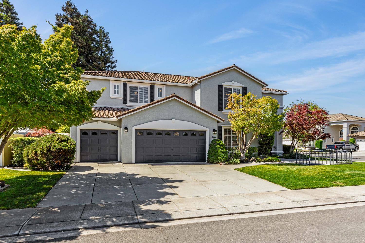 Detail Gallery Image 2 of 70 For 2520 Mira Vista Ct, Modesto,  CA 95356 - 5 Beds | 3 Baths