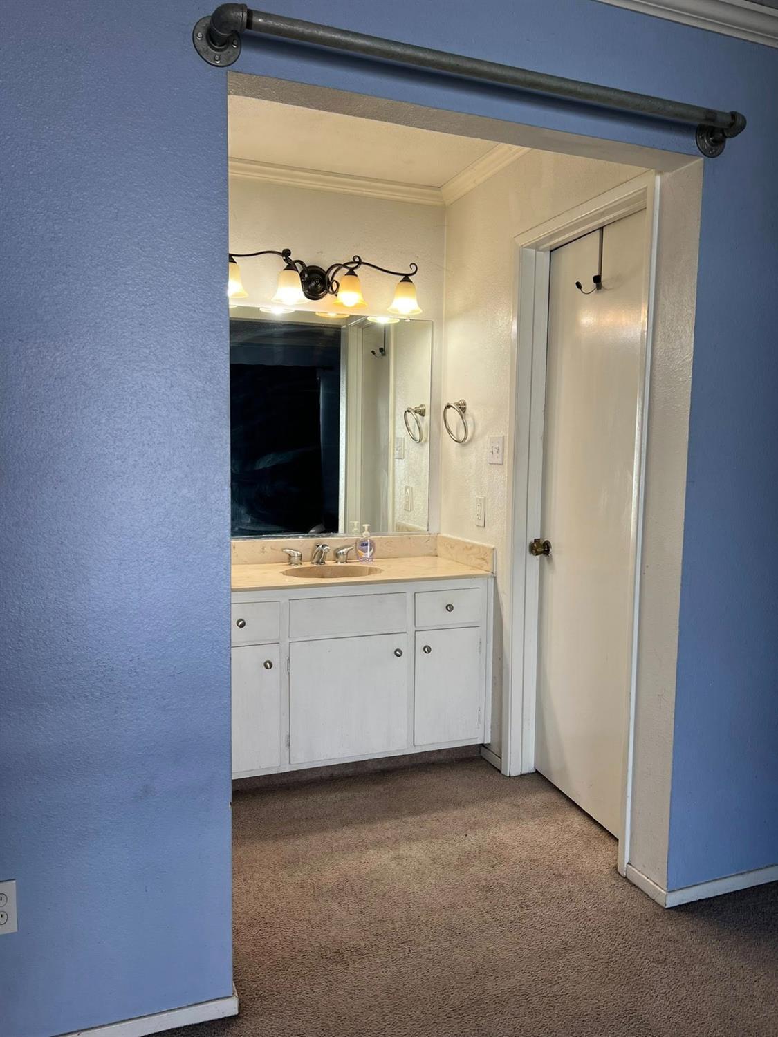 Detail Gallery Image 6 of 8 For 2717 Santiago Dr, Modesto,  CA 95354 - 3 Beds | 2 Baths