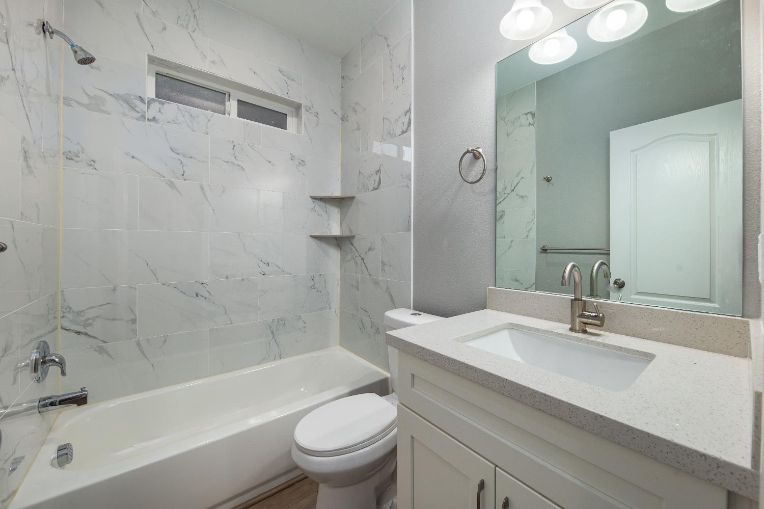 Detail Gallery Image 14 of 54 For 745 W Harding Way, Stockton,  CA 95204 - 5 Beds | 3 Baths