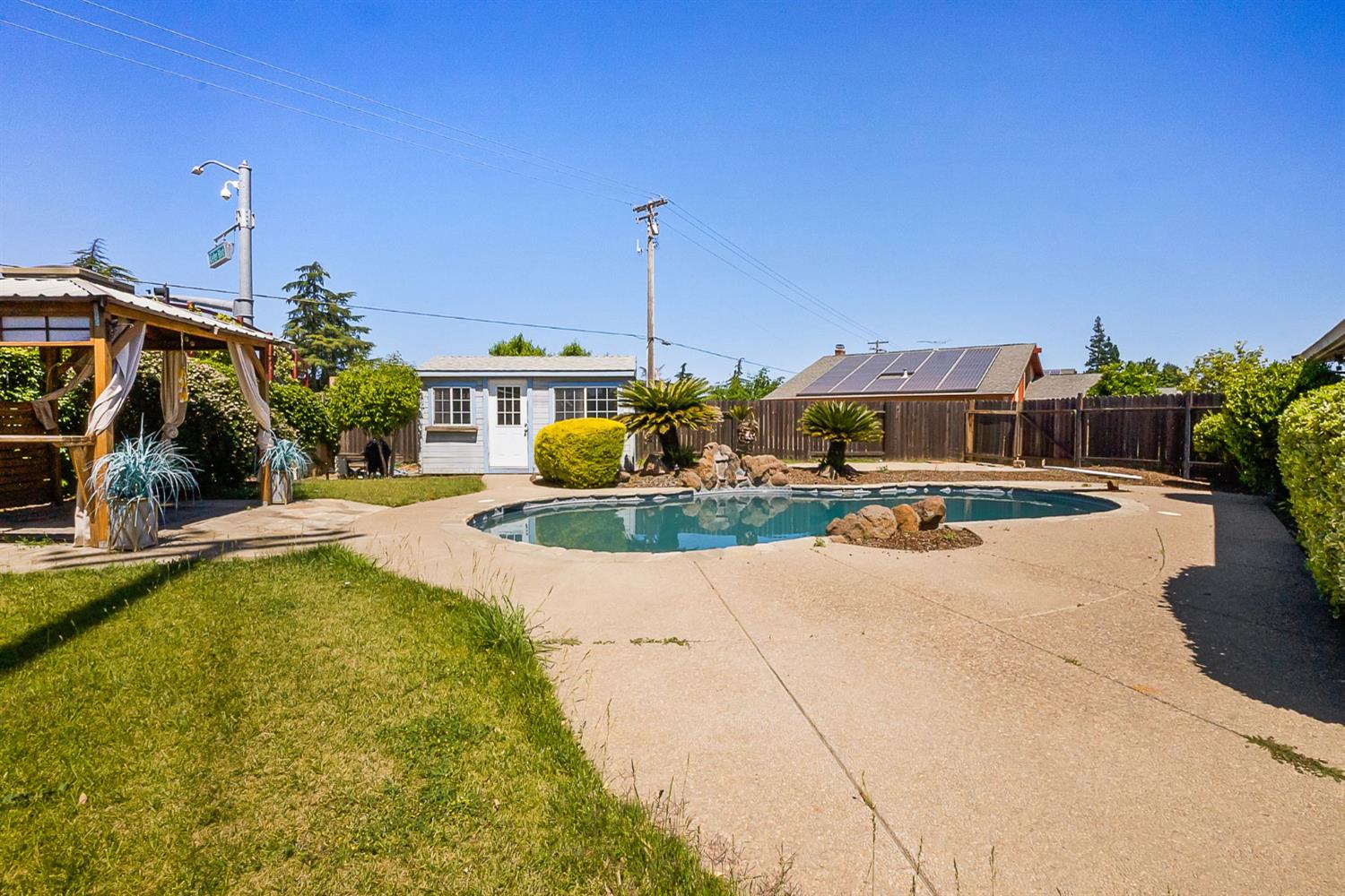 Detail Gallery Image 28 of 33 For 3461 Birch Tree Way, Sacramento,  CA 95826 - 4 Beds | 2 Baths