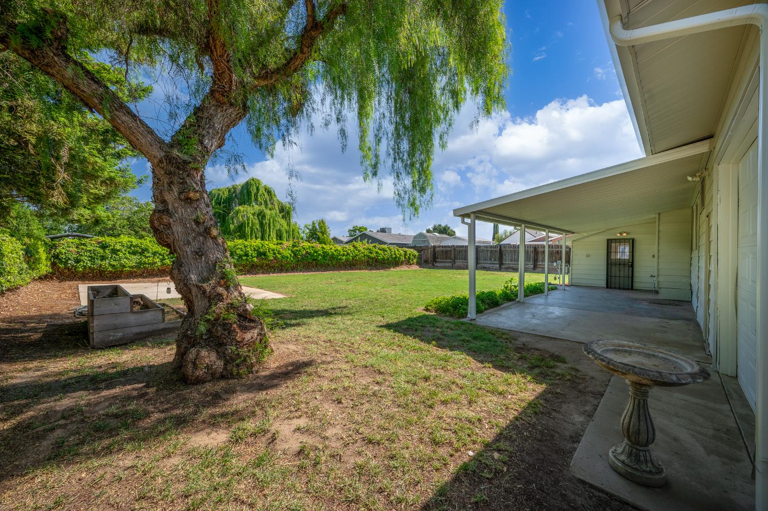 Detail Gallery Image 8 of 39 For 13137 Bentley St, Waterford,  CA 95386 - 3 Beds | 2 Baths