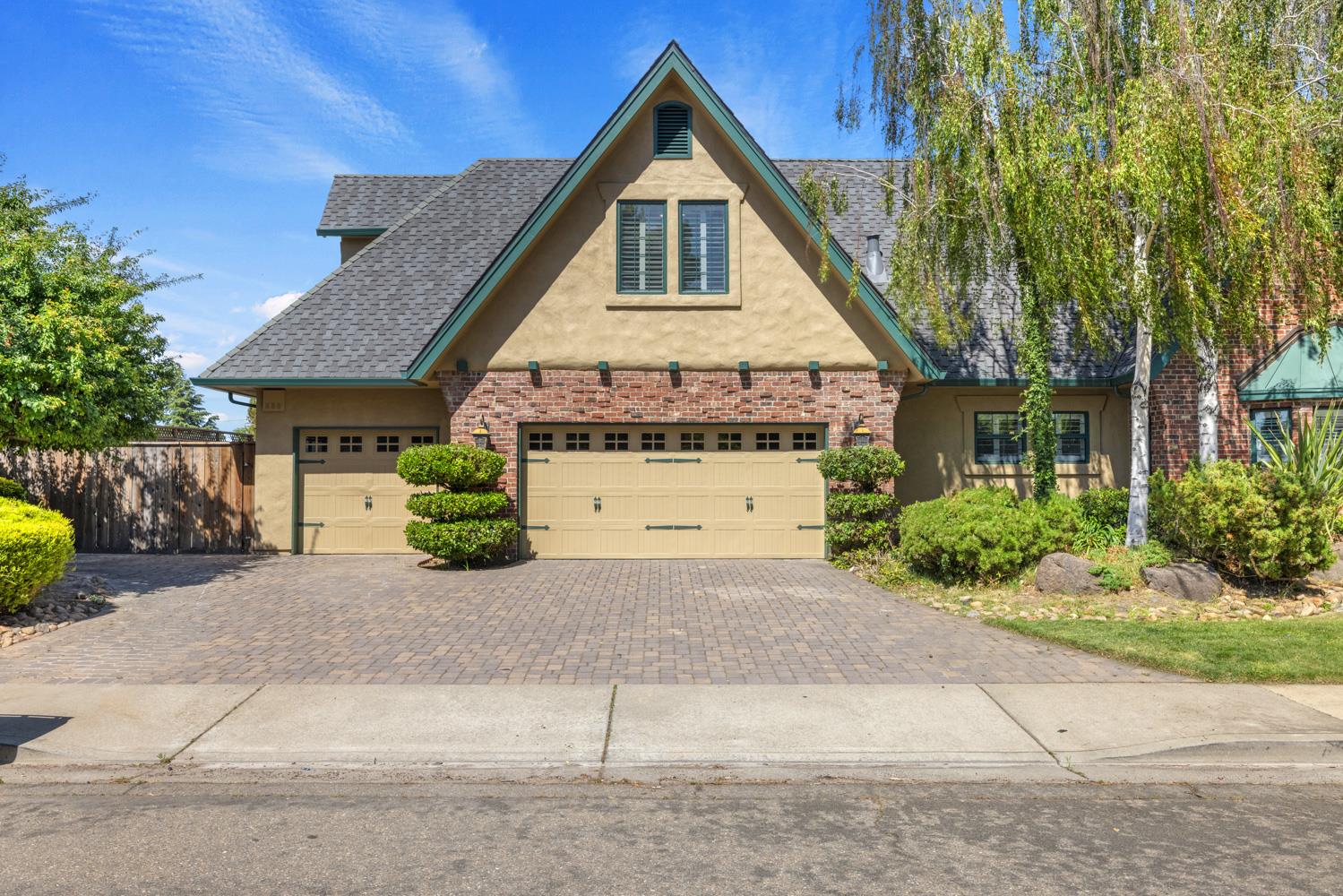 Detail Gallery Image 1 of 81 For 2410 Brittany Ct, Lodi,  CA 95242 - 4 Beds | 4/1 Baths