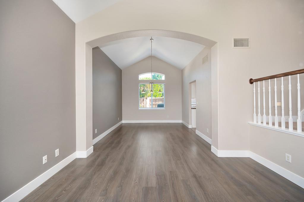 Detail Gallery Image 9 of 52 For 11886 Fire Agate Way, Rancho Cordova,  CA 95742 - 4 Beds | 3 Baths