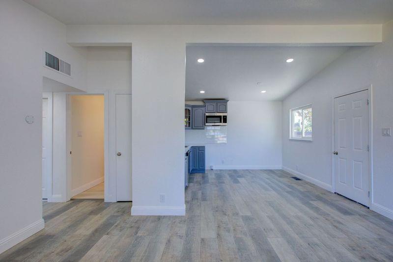 Detail Gallery Image 6 of 32 For 3212 Triplett St, Modesto,  CA 95355 - 3 Beds | 2 Baths