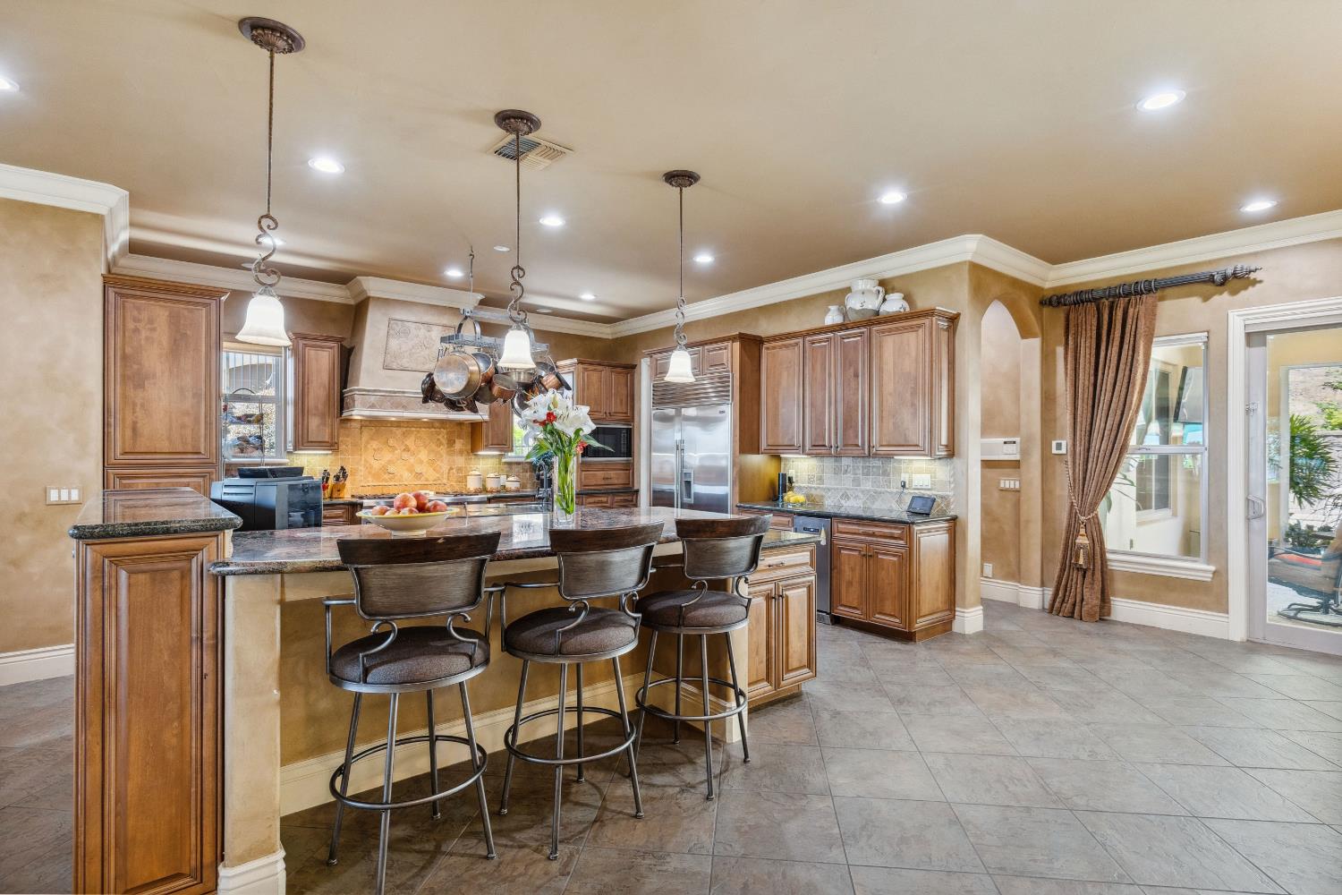 Detail Gallery Image 36 of 99 For 1410 Crocker Dr, El Dorado Hills,  CA 95762 - 5 Beds | 4/1 Baths