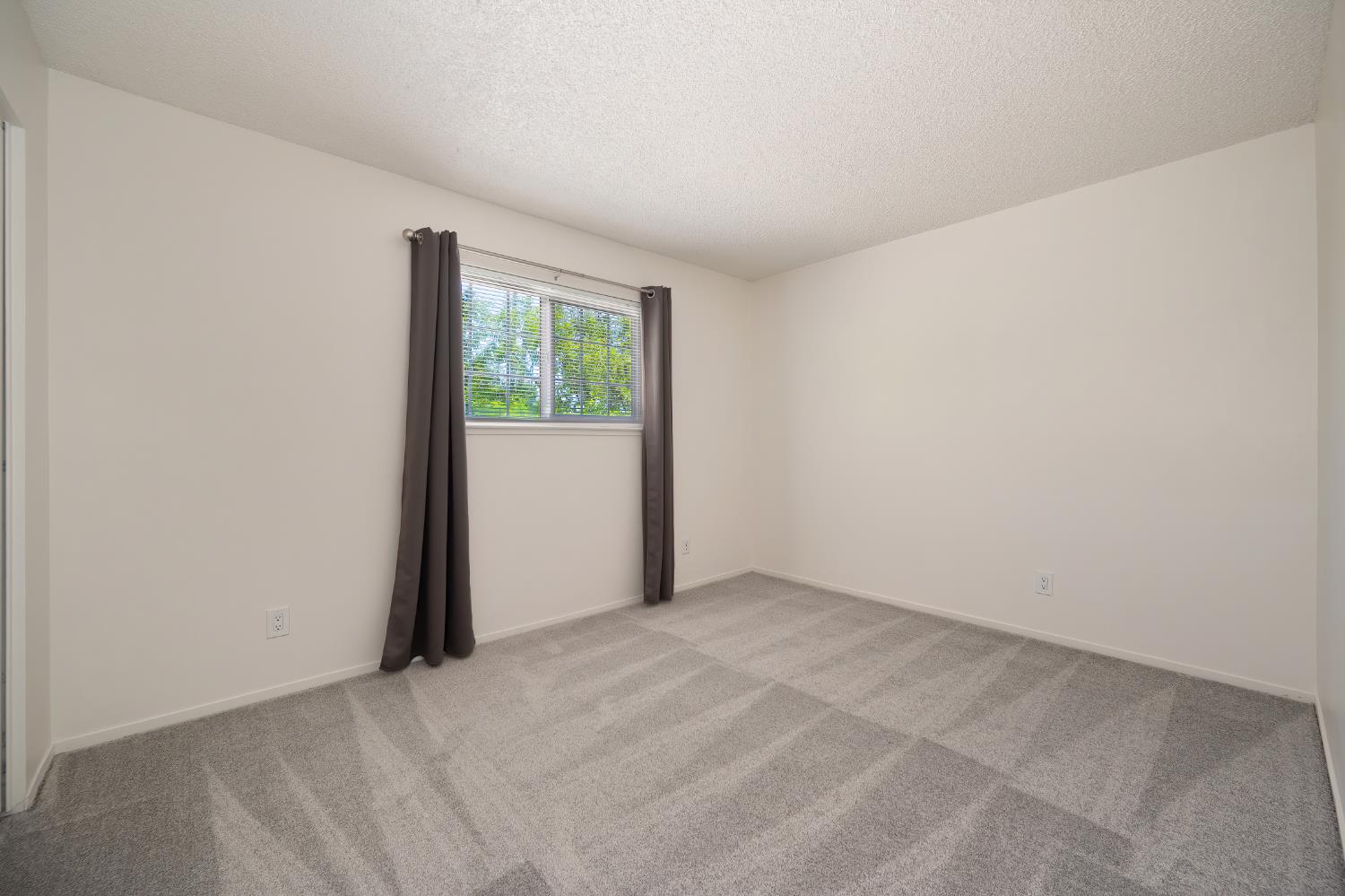 Detail Gallery Image 26 of 34 For 3017 Nikol, Sacramento,  CA 95826 - 4 Beds | 2/1 Baths