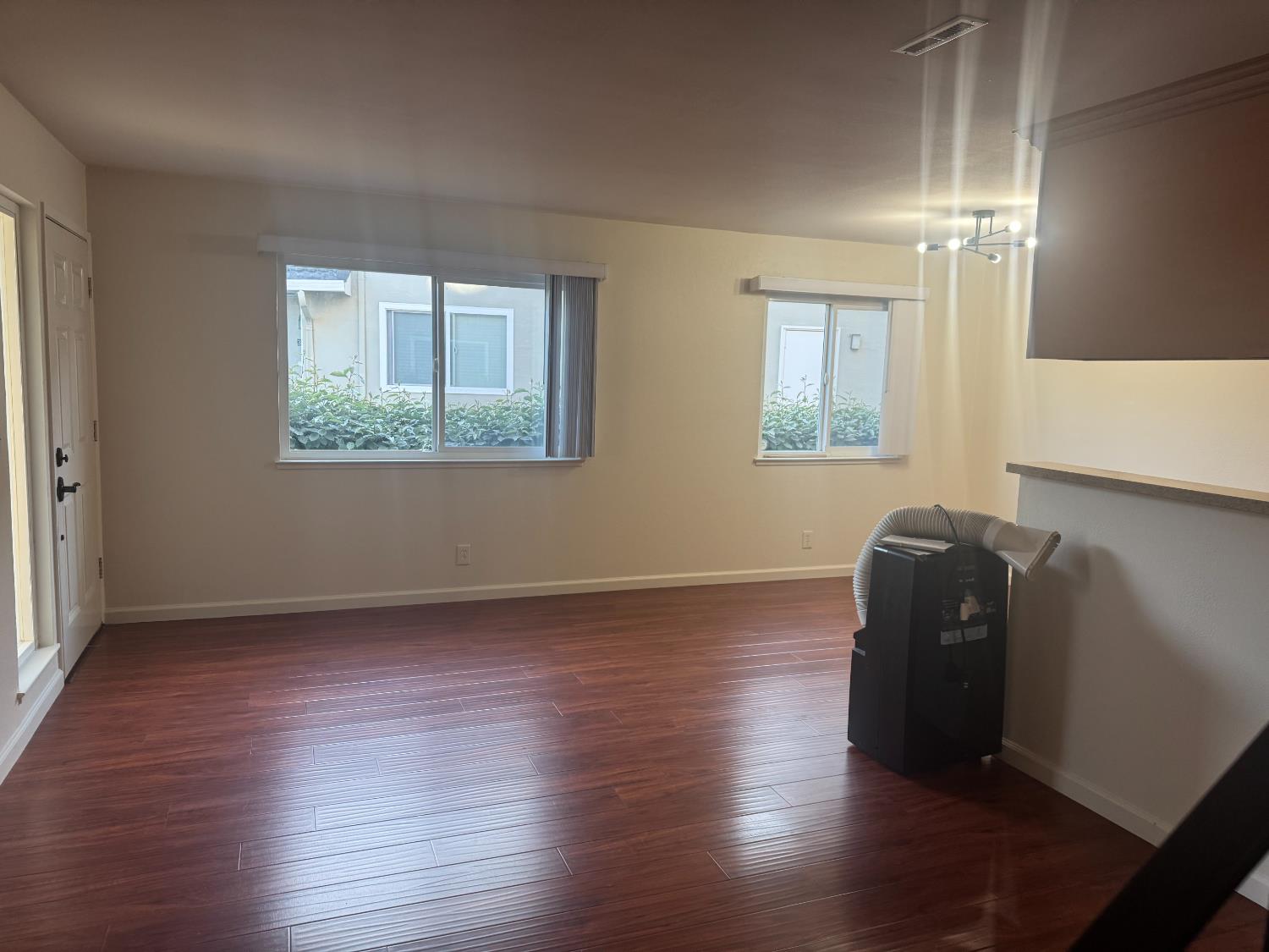 Detail Gallery Image 4 of 6 For 5707 Calmor #3,  San Jose,  CA 95123 - 2 Beds | 1 Baths