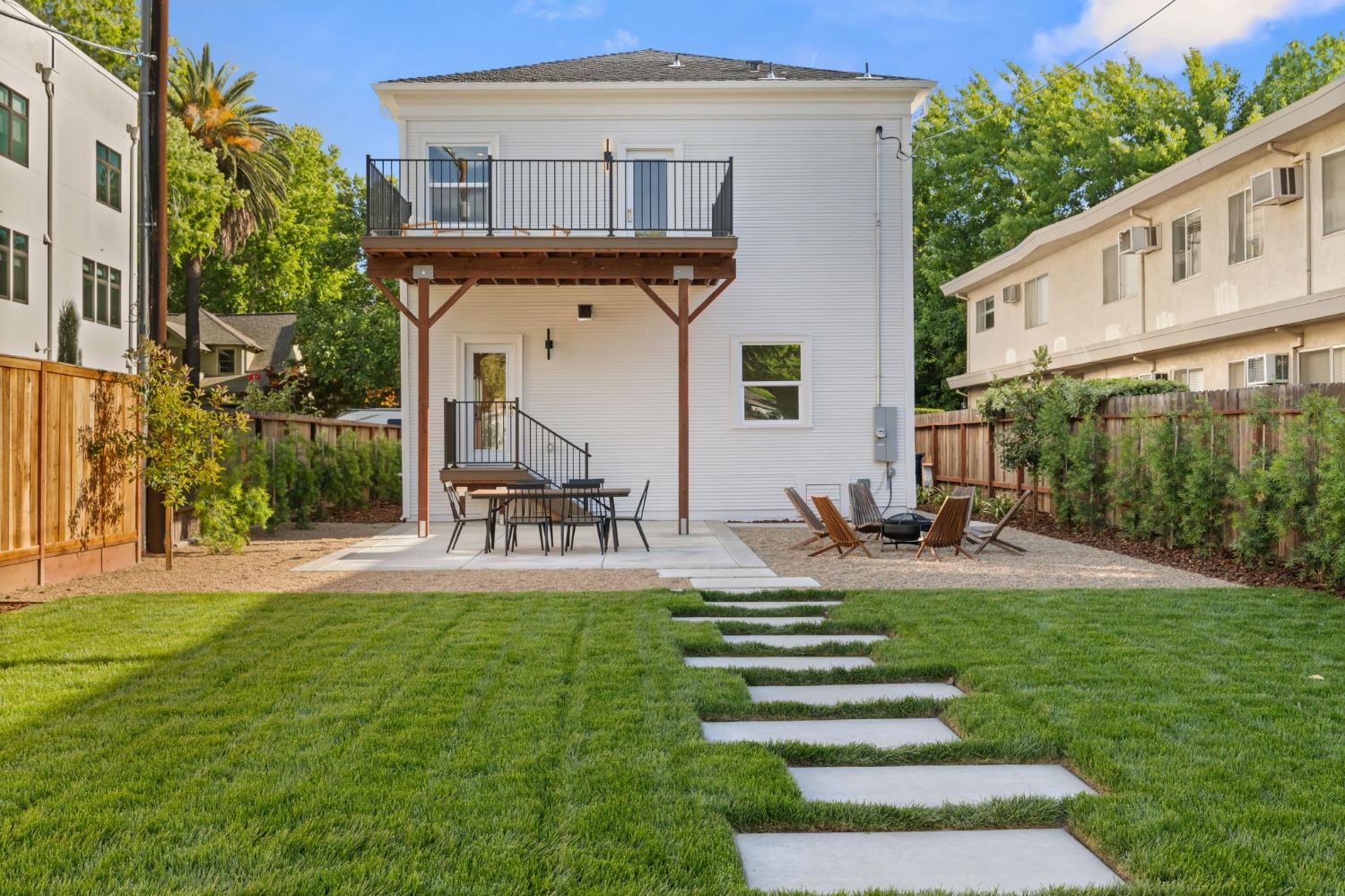 Detail Gallery Image 61 of 73 For 1421 T St, Sacramento,  CA 95811 - 4 Beds | 3 Baths