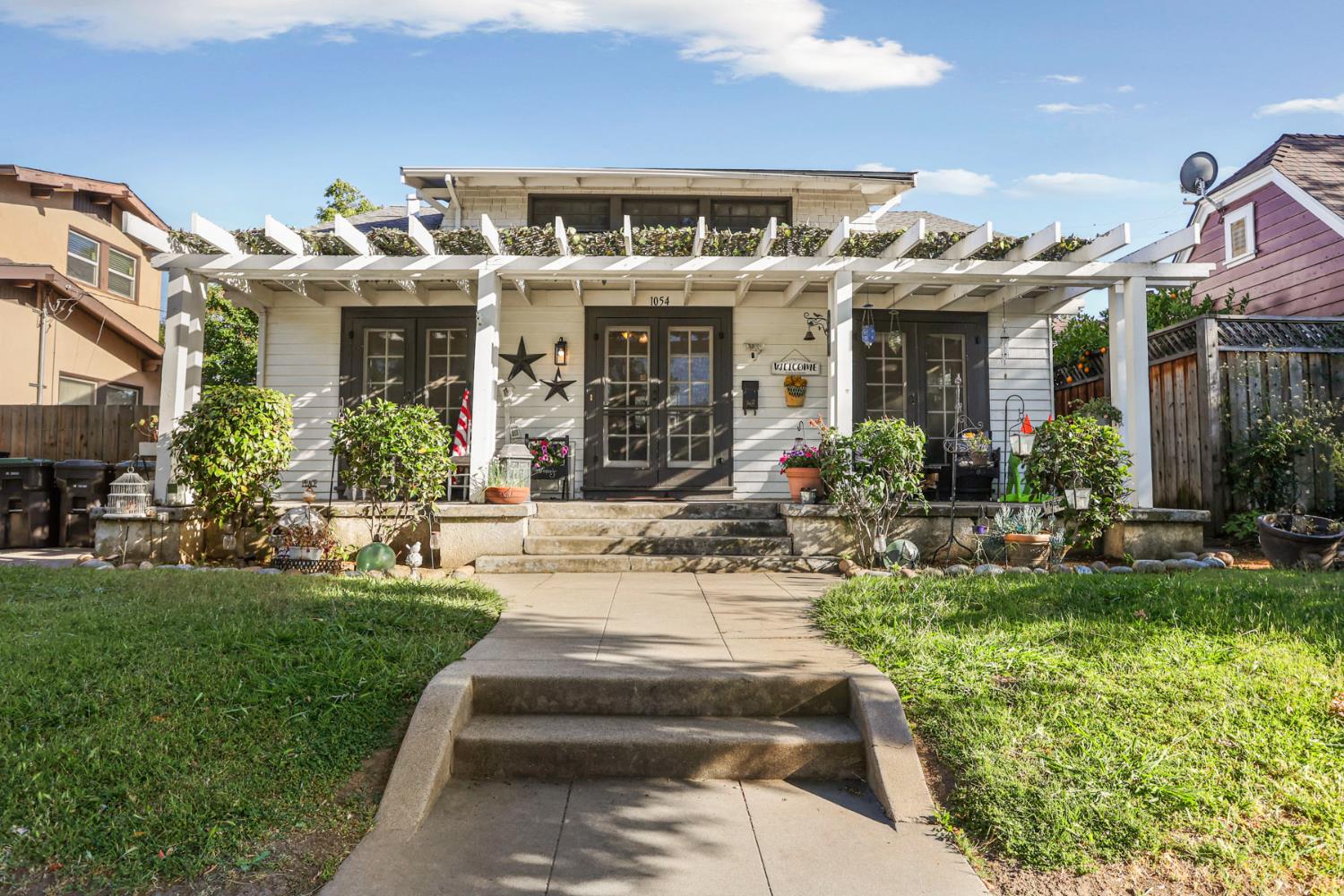Detail Gallery Image 5 of 37 For 1054 W Willow St, Stockton,  CA 95203 - 3 Beds | 1 Baths