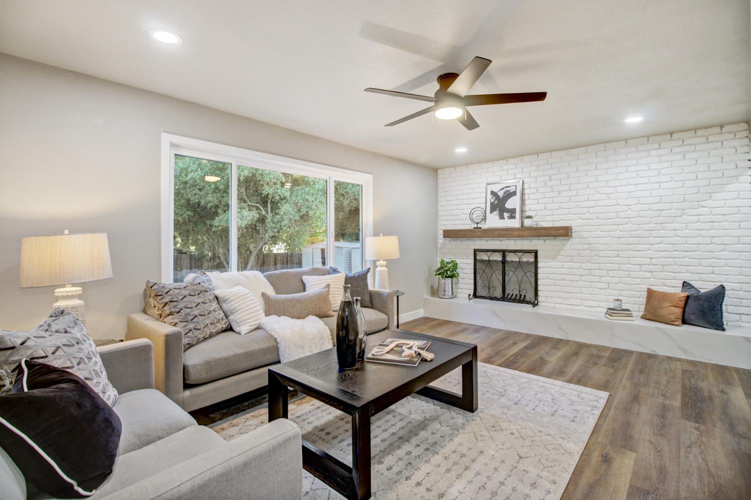 Detail Gallery Image 10 of 45 For 5512 Vahalla Dr, Carmichael,  CA 95608 - 3 Beds | 2 Baths