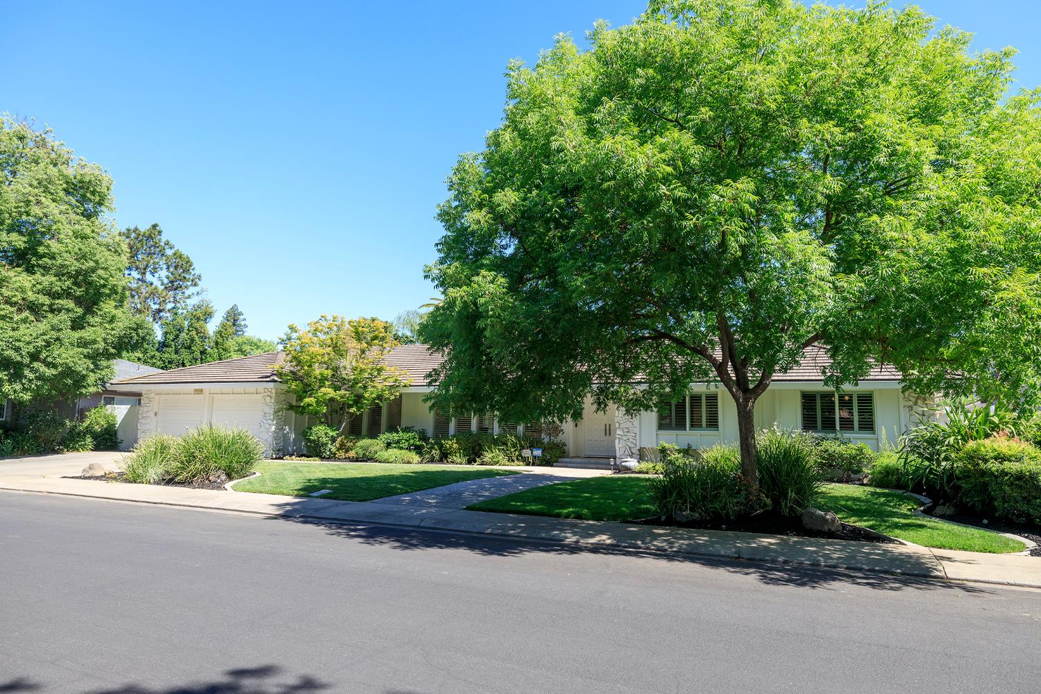 Detail Gallery Image 4 of 99 For 501 Hamden Ln, Modesto,  CA 95350 - 4 Beds | 3 Baths