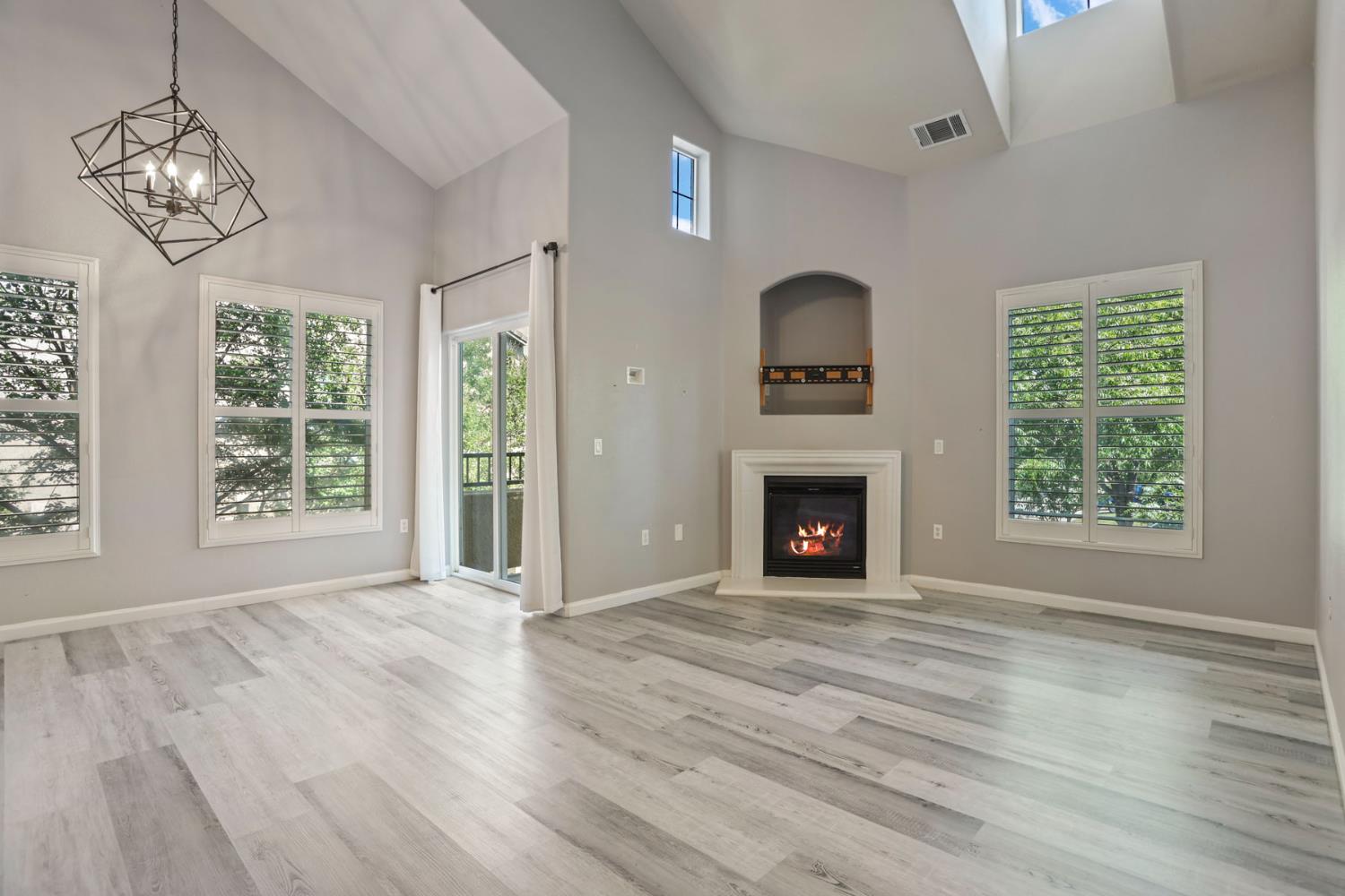 Detail Gallery Image 10 of 42 For 2487 Torino, West Sacramento,  CA 95619 - 2 Beds | 2 Baths