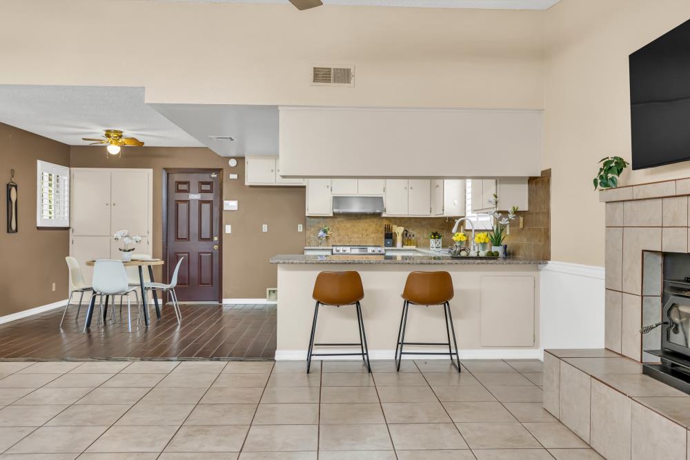 Detail Gallery Image 8 of 55 For 7661 Dyer Ct, Sacramento,  CA 95828 - 3 Beds | 2 Baths