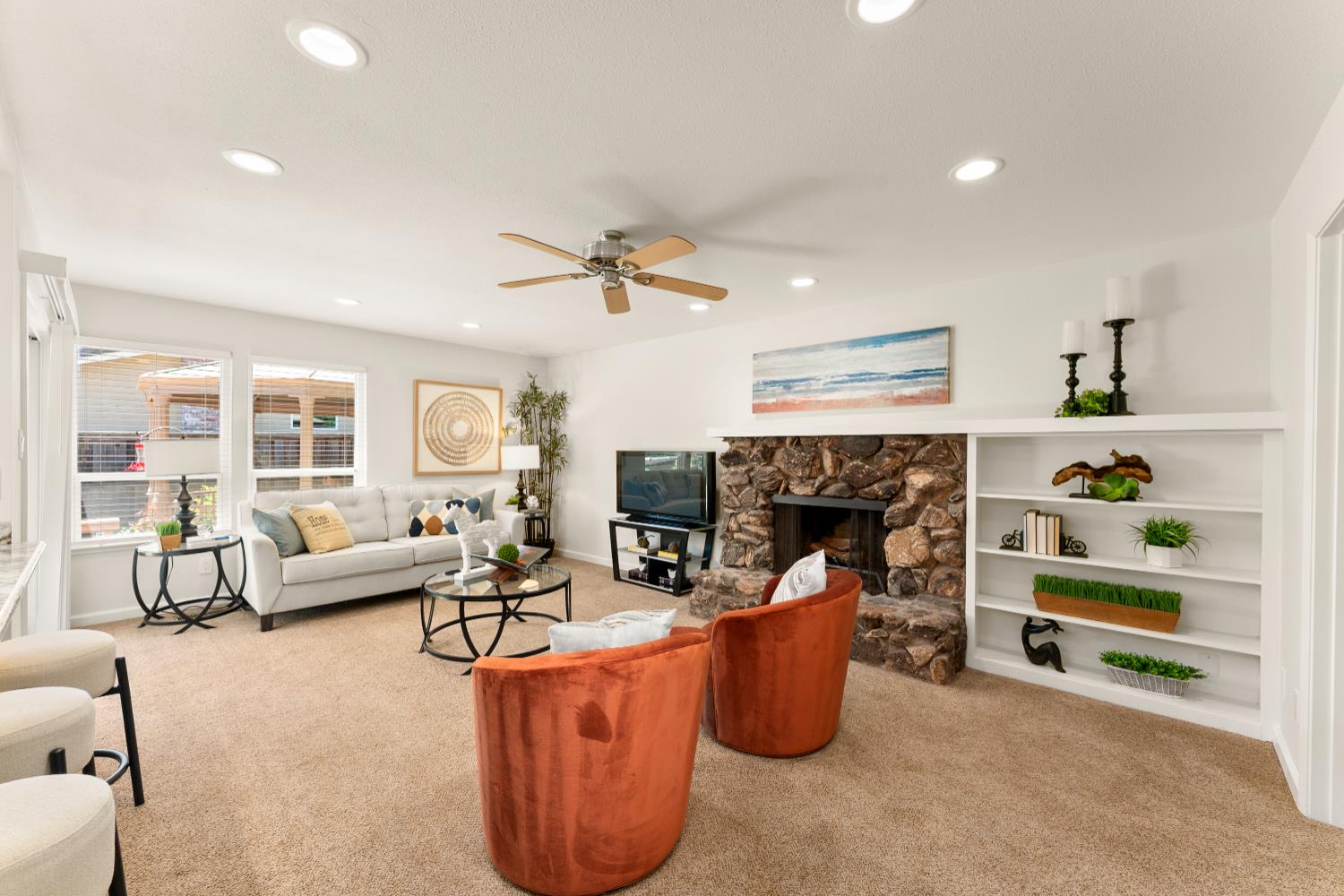 Detail Gallery Image 12 of 47 For 6836 Westmore Way, Carmichael,  CA 95608 - 4 Beds | 2 Baths