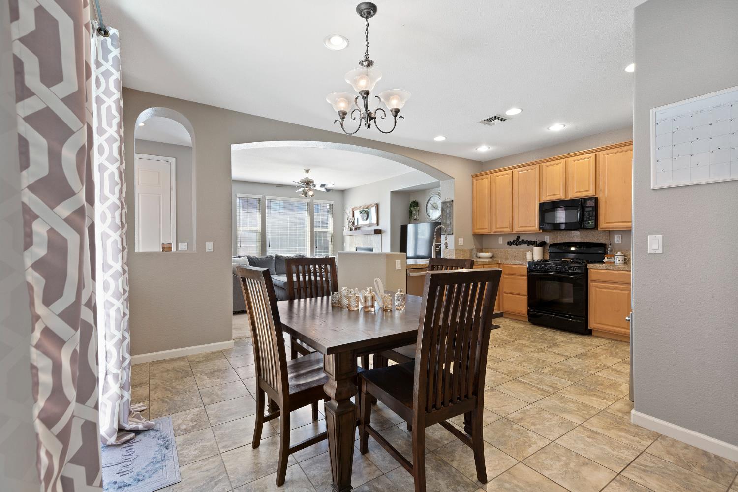 Detail Gallery Image 12 of 33 For 2816 Hawaiian Petrel Ave, Modesto,  CA 95355 - 3 Beds | 2/1 Baths