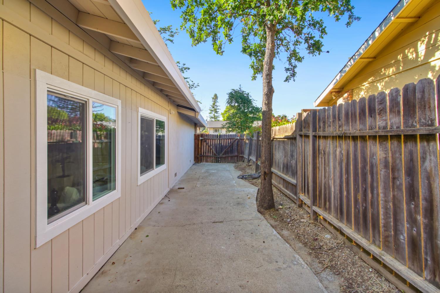 Detail Gallery Image 45 of 45 For 5512 Vahalla Dr, Carmichael,  CA 95608 - 3 Beds | 2 Baths