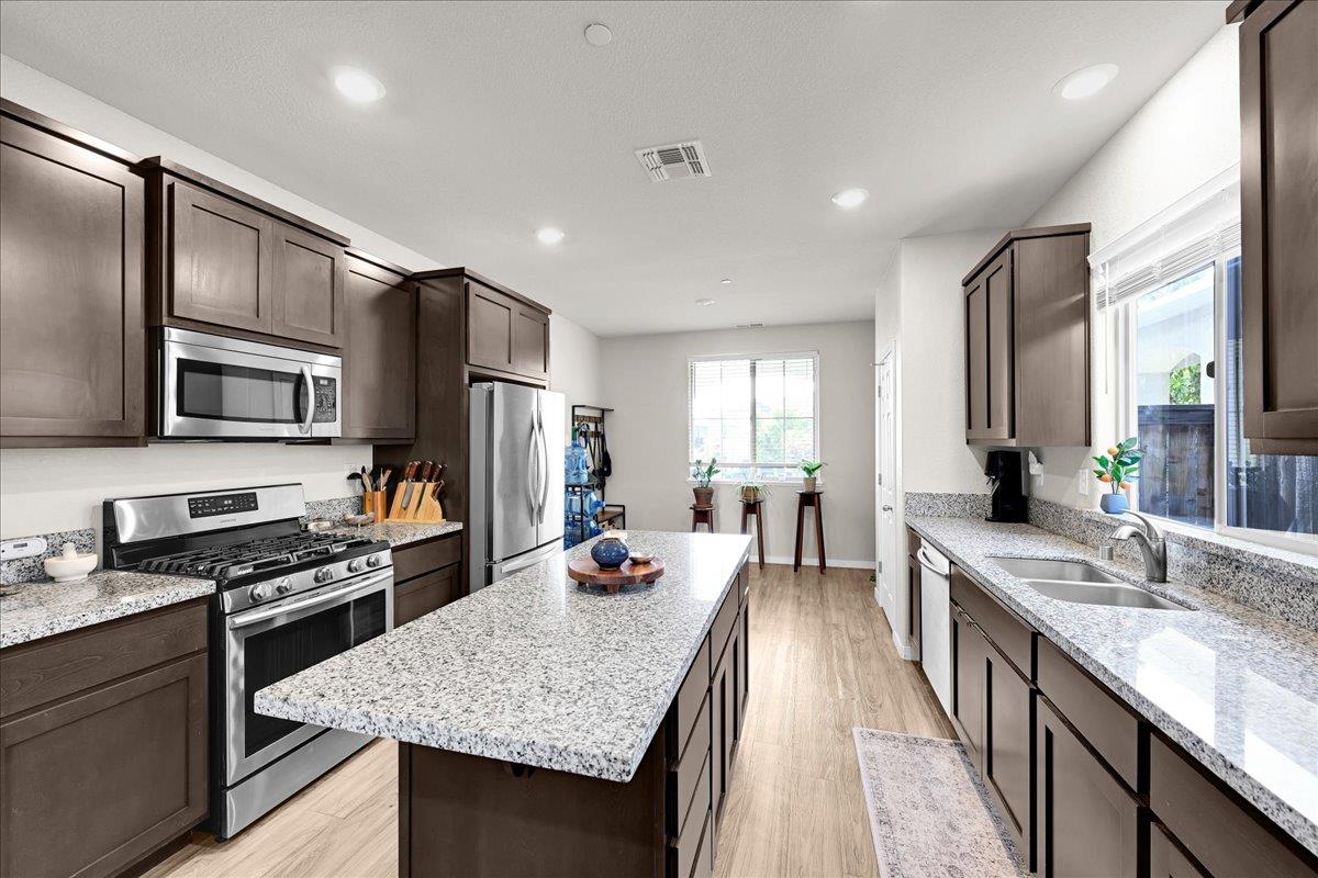 Freestone Drive, Marysville, California image 2