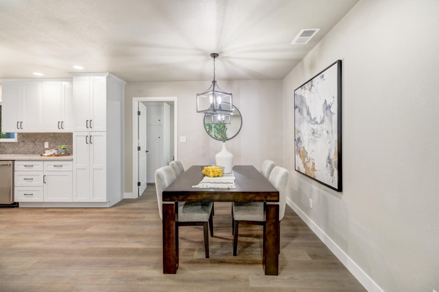 Detail Gallery Image 15 of 45 For 5512 Vahalla Dr, Carmichael,  CA 95608 - 3 Beds | 2 Baths