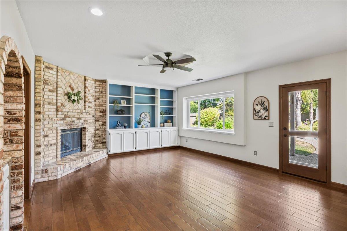 Detail Gallery Image 12 of 35 For 2323 Thistle Down Dr, Roseville,  CA 95661 - 4 Beds | 3 Baths