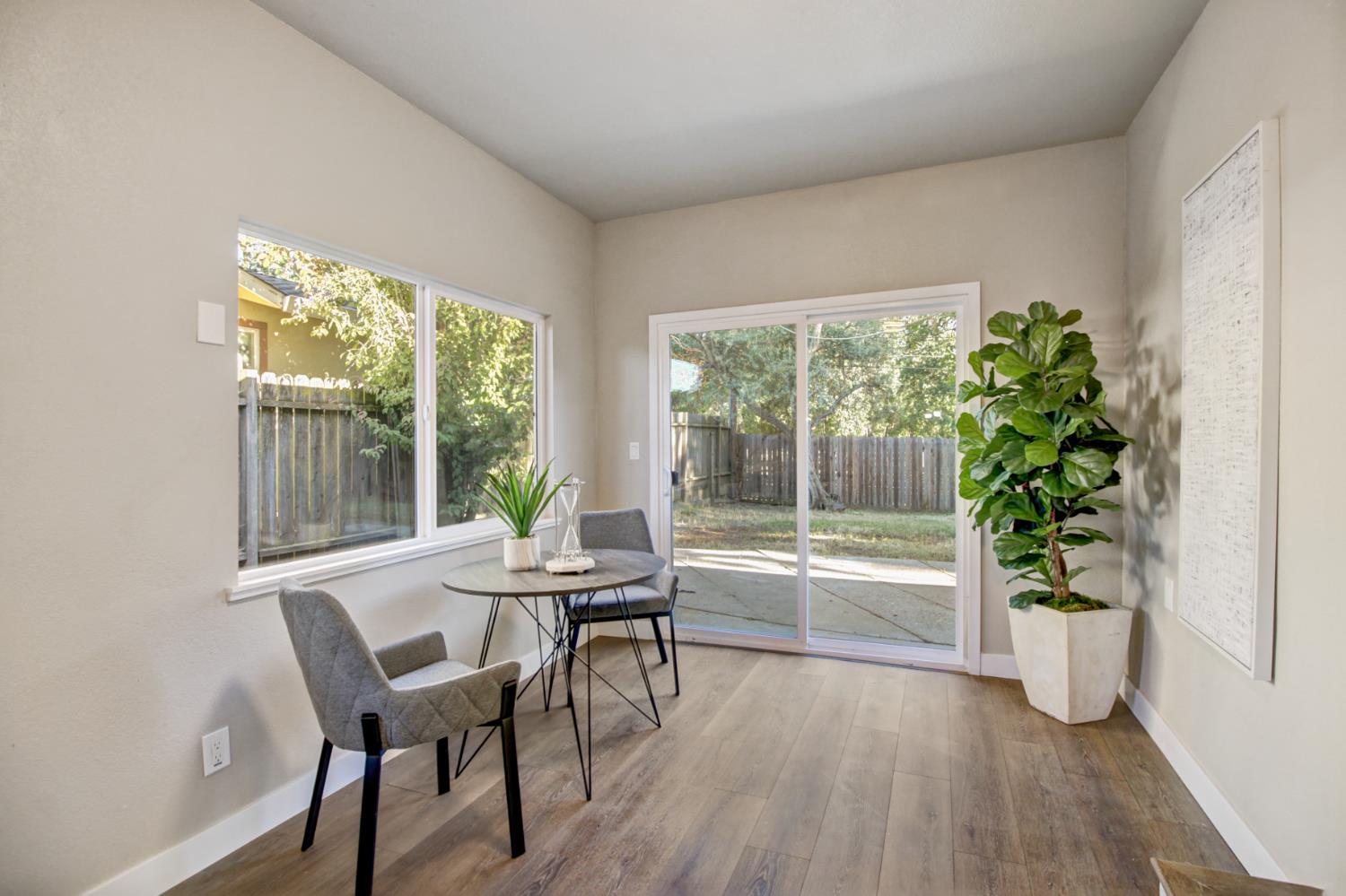 Detail Gallery Image 28 of 45 For 5512 Vahalla Dr, Carmichael,  CA 95608 - 3 Beds | 2 Baths