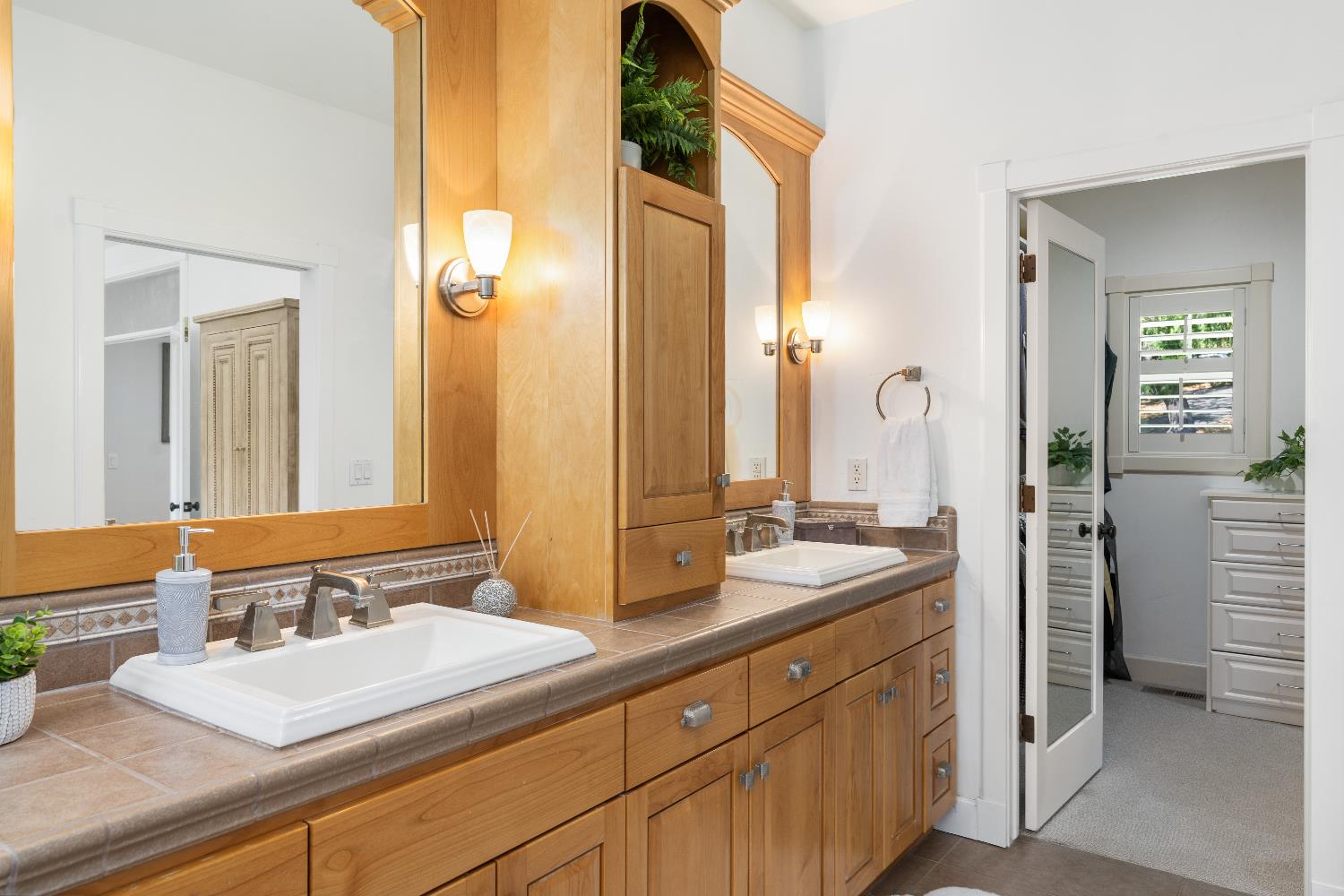 Detail Gallery Image 18 of 47 For 13987 Camino De Lego, Auburn,  CA 95602 - 5 Beds | 4/1 Baths