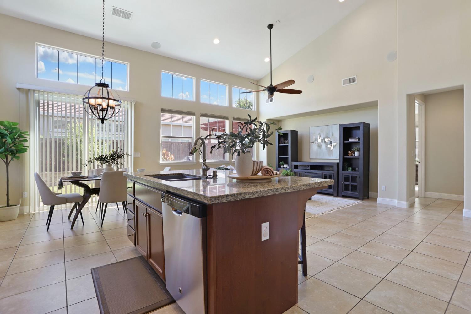 Detail Gallery Image 13 of 50 For 736 Open Range Ave, Lathrop,  CA 95330 - 3 Beds | 3 Baths