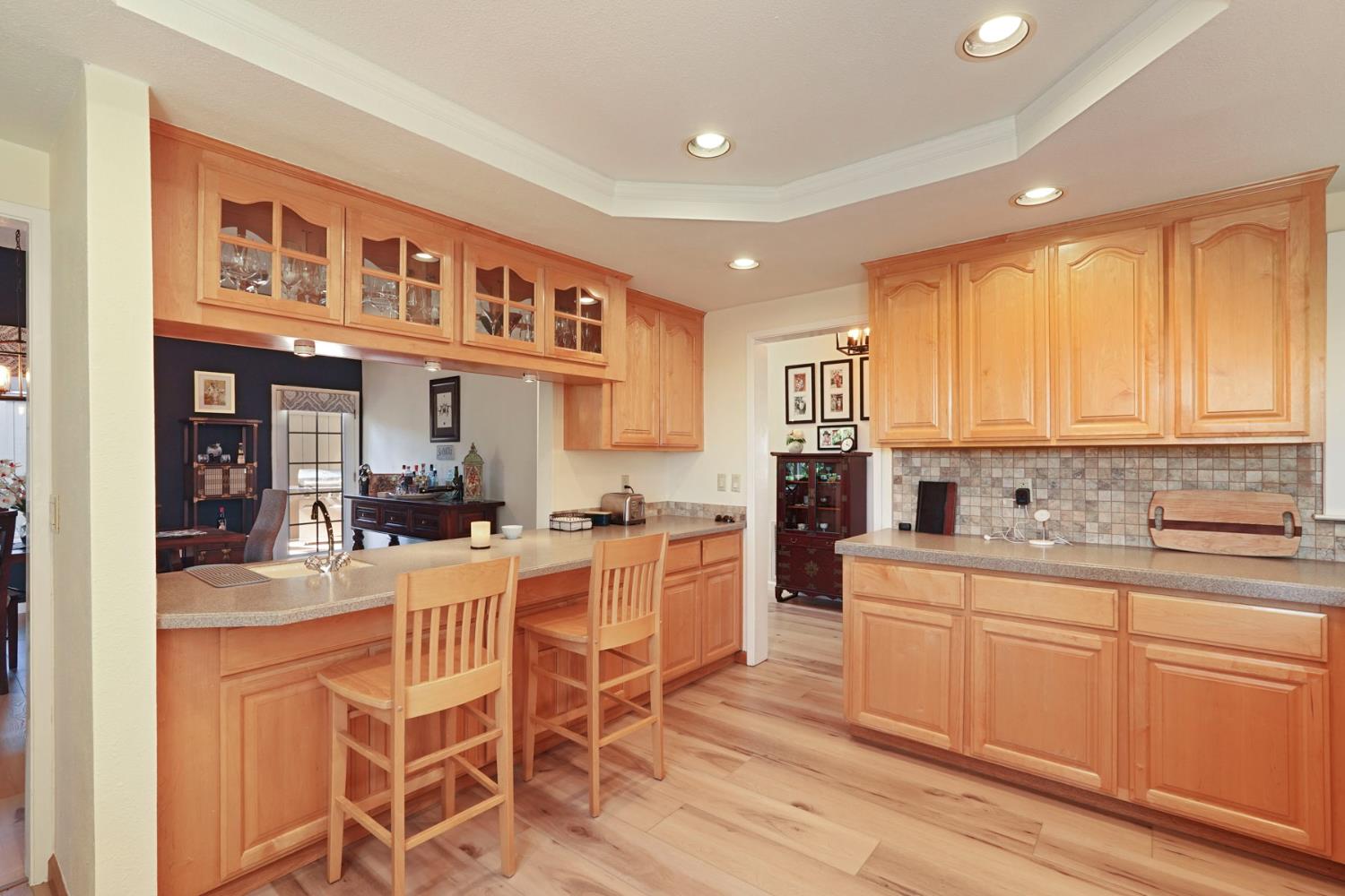 Detail Gallery Image 4 of 44 For 6200 Viewridge Dr, Auburn,  CA 95602 - 3 Beds | 3 Baths