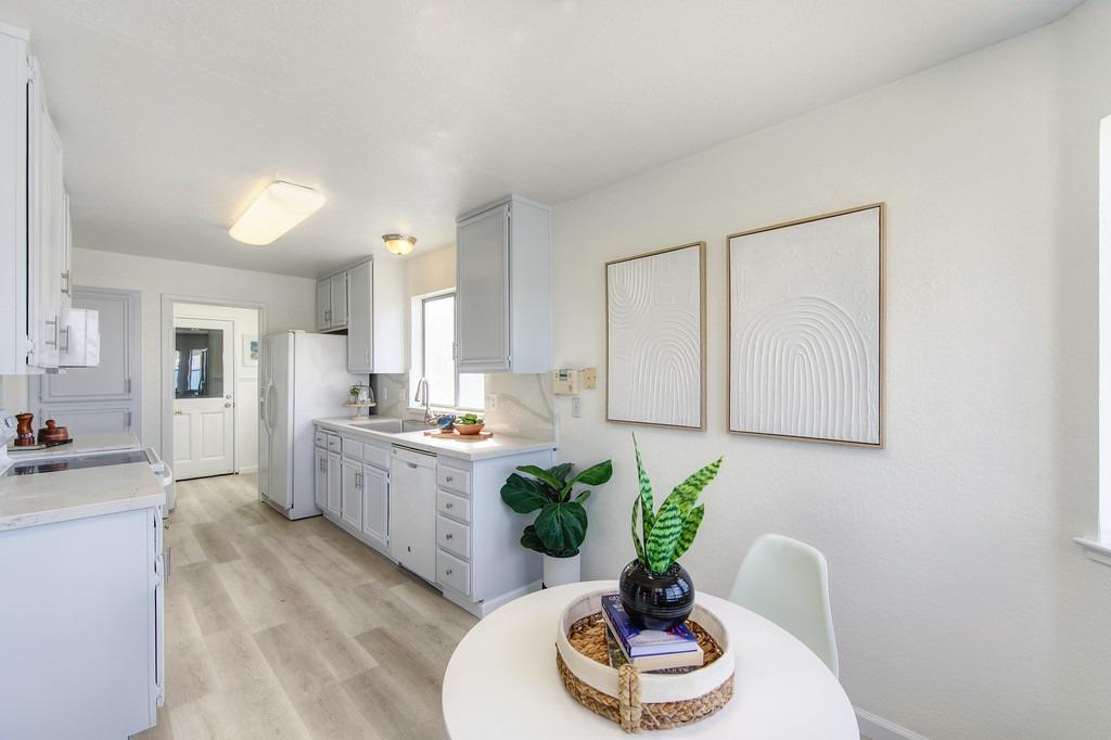 Detail Gallery Image 18 of 37 For 14 Fernwood Ct, Pittsburg,  CA 94565 - 4 Beds | 2/1 Baths