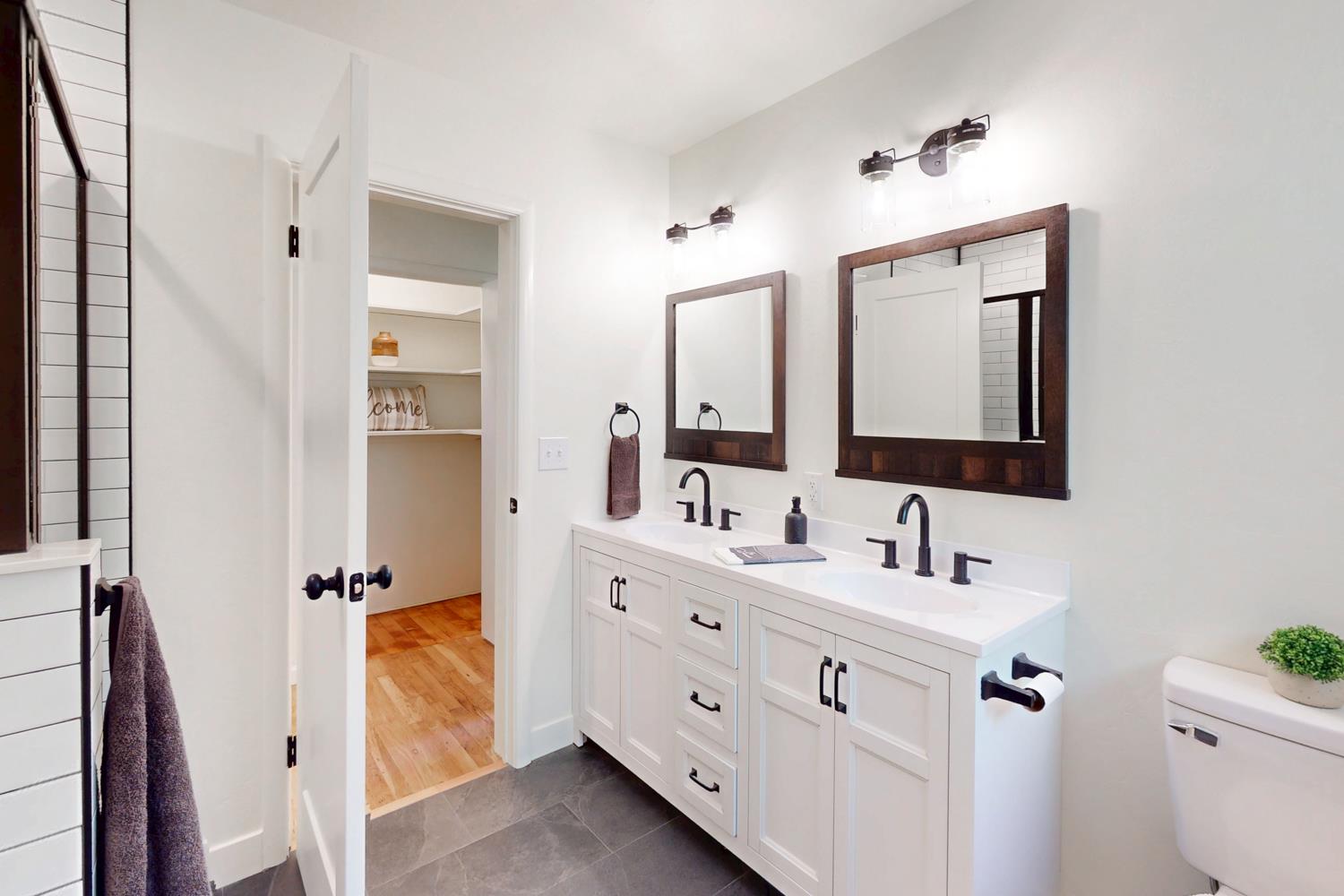 Detail Gallery Image 38 of 56 For 889 Jones Rd, Yuba City,  CA 95991 - 4 Beds | 1/1 Baths