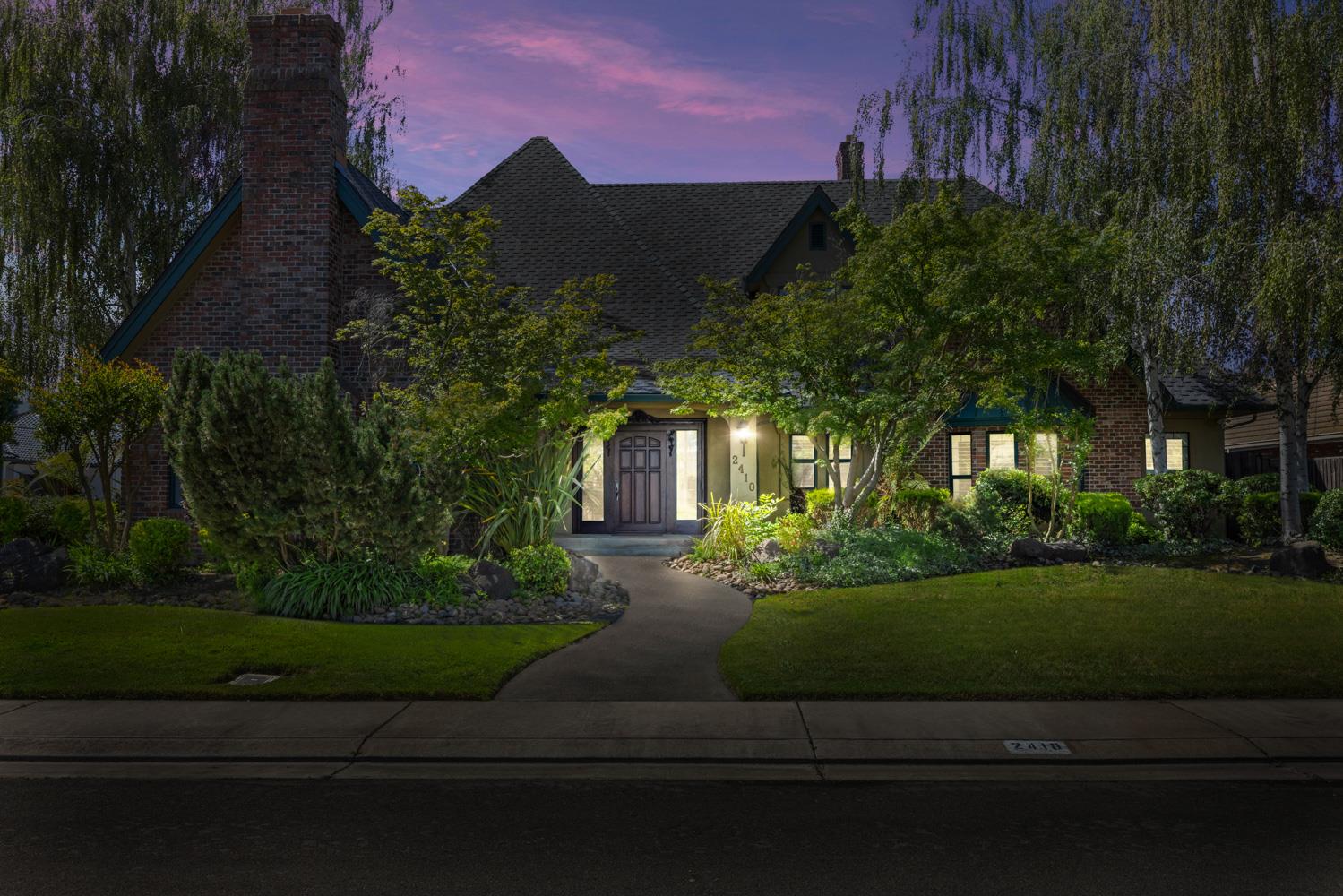 Detail Gallery Image 3 of 81 For 2410 Brittany Ct, Lodi,  CA 95242 - 4 Beds | 4/1 Baths