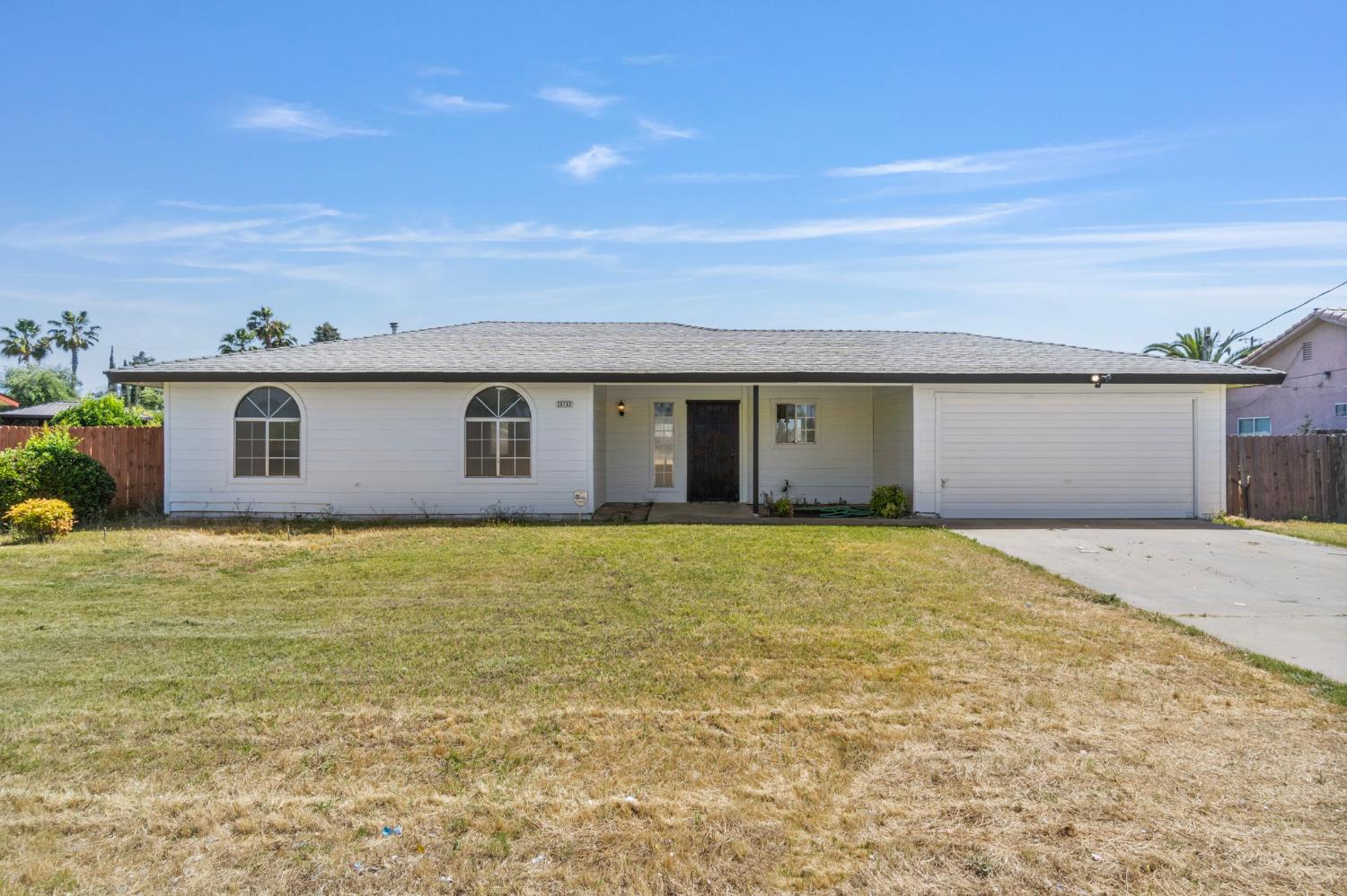 Detail Gallery Image 1 of 22 For 25732 Avenue 17, Madera,  CA 93638 - 3 Beds | 2 Baths