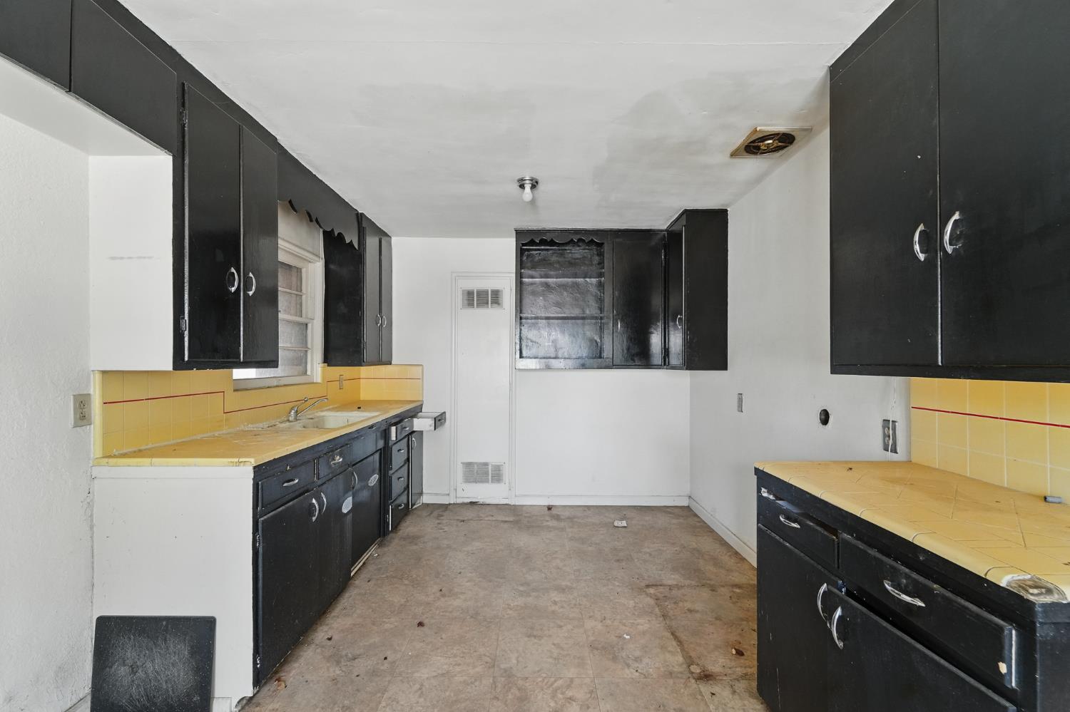 Detail Gallery Image 12 of 18 For 1018 Blair Ave, Modesto,  CA 95350 - 2 Beds | 1 Baths
