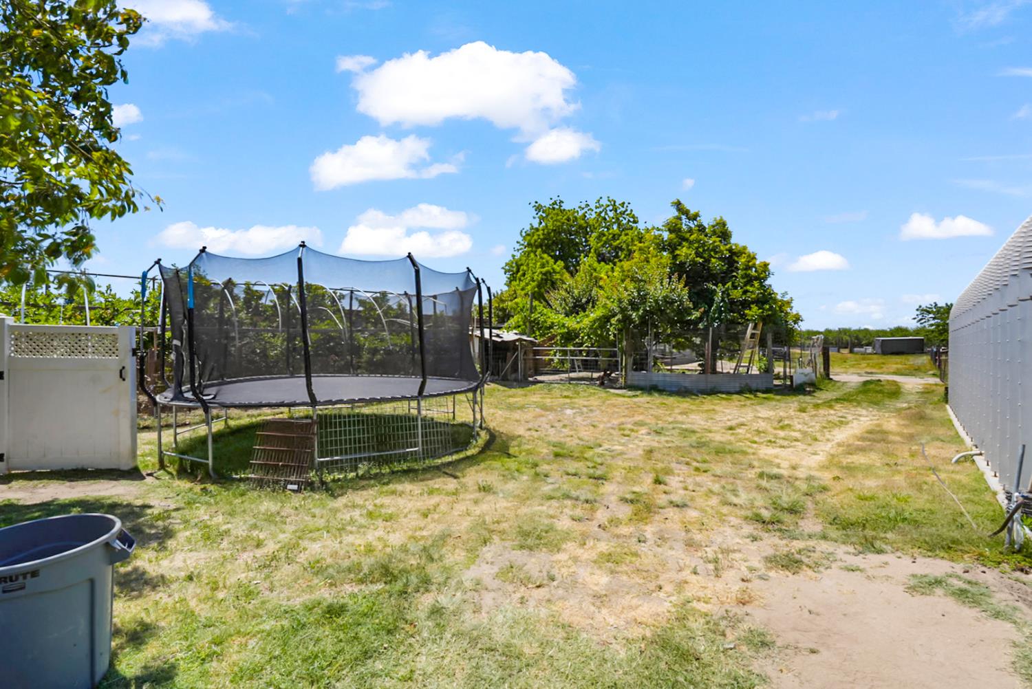 Detail Gallery Image 34 of 51 For 1721 Grimes Ave, Modesto,  CA 95358 - 3 Beds | 2 Baths