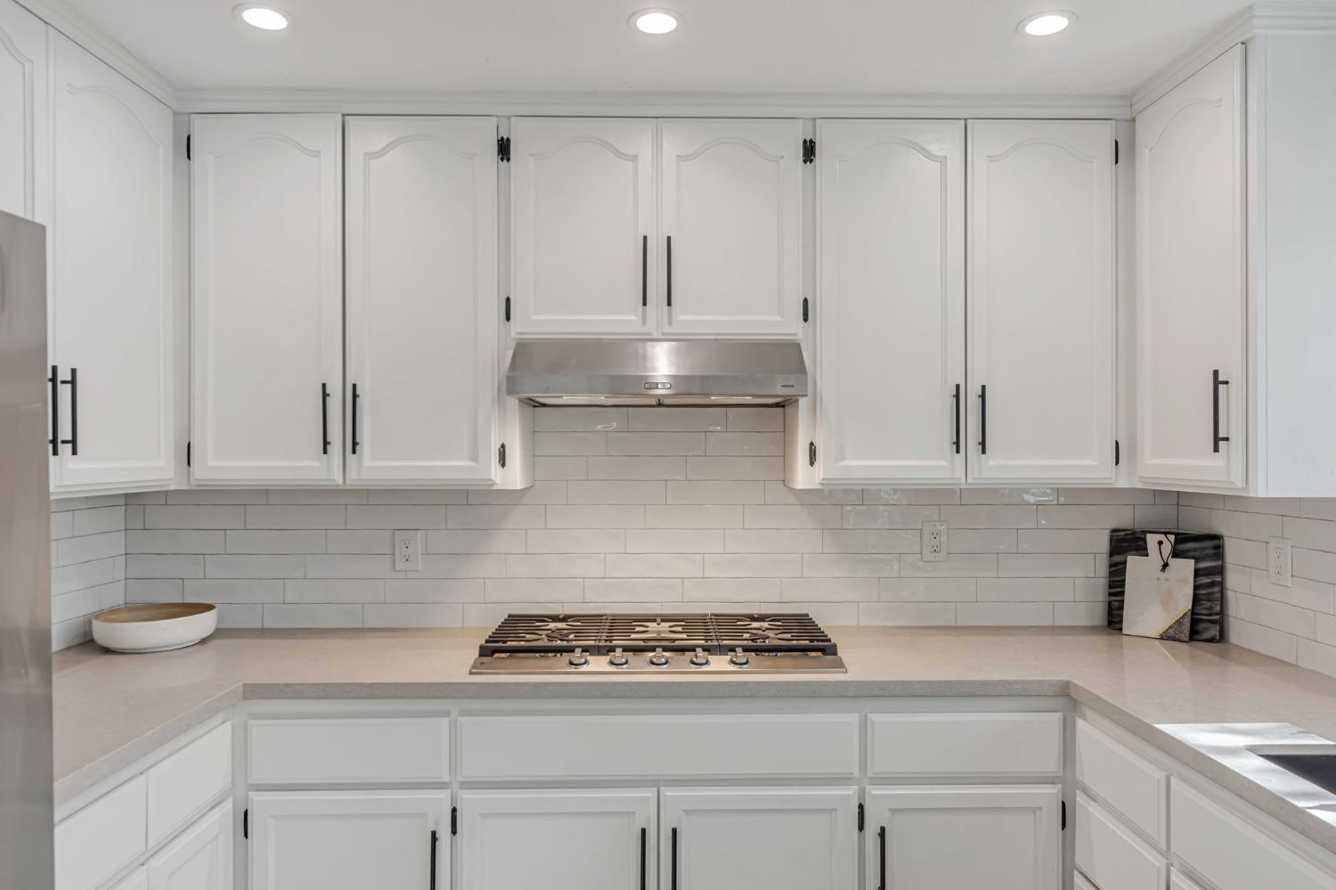 Detail Gallery Image 9 of 85 For 305 Nob Hill Dr, Applegate,  CA 95703 - 4 Beds | 2/1 Baths