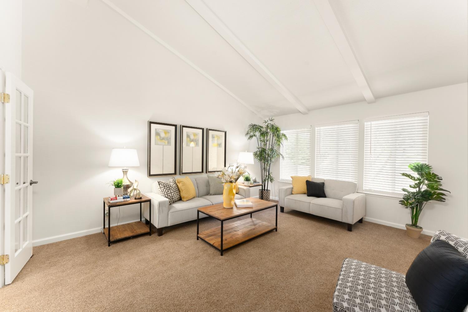 Detail Gallery Image 8 of 47 For 6836 Westmore Way, Carmichael,  CA 95608 - 4 Beds | 2 Baths
