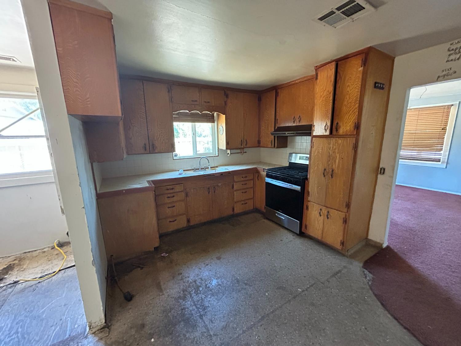 Detail Gallery Image 2 of 14 For 2415 Florida Ln, Durham,  CA 95938 - 4 Beds | 1 Baths