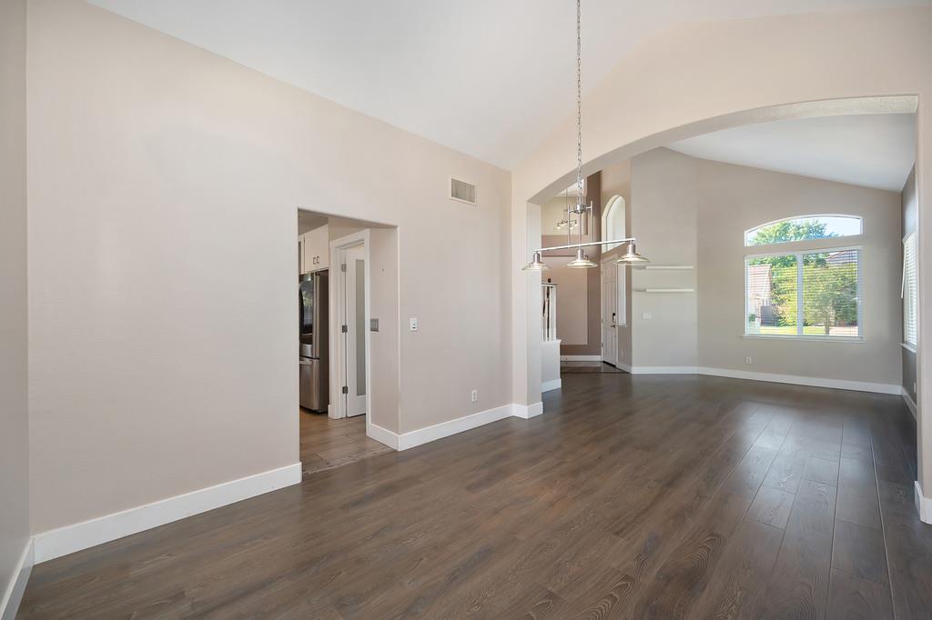 Detail Gallery Image 12 of 52 For 11886 Fire Agate Way, Rancho Cordova,  CA 95742 - 4 Beds | 3 Baths