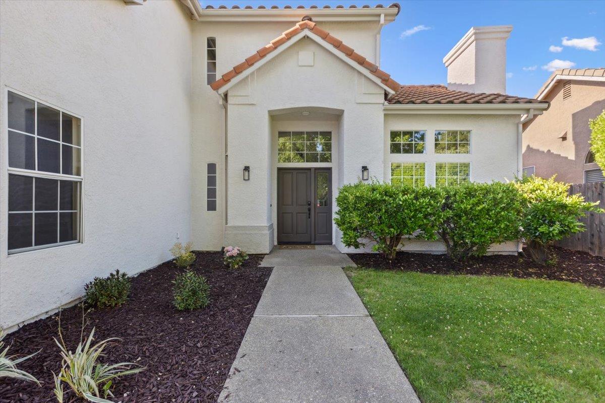 Detail Gallery Image 3 of 31 For 6312 Emerald Dr, Rocklin,  CA 95677 - 3 Beds | 3 Baths