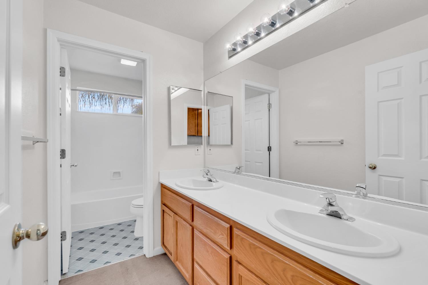 Detail Gallery Image 49 of 90 For 3309 Kittiwake Dr, Sacramento,  CA 95833 - 5 Beds | 3 Baths
