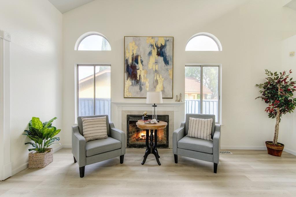 Detail Gallery Image 9 of 37 For 14 Fernwood Ct, Pittsburg,  CA 94565 - 4 Beds | 2/1 Baths