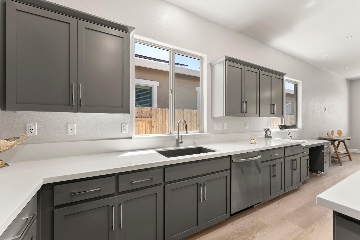 Detail Gallery Image 29 of 56 For 7049 Lakehaven Dr, Roseville,  CA 95747 - 3 Beds | 3 Baths