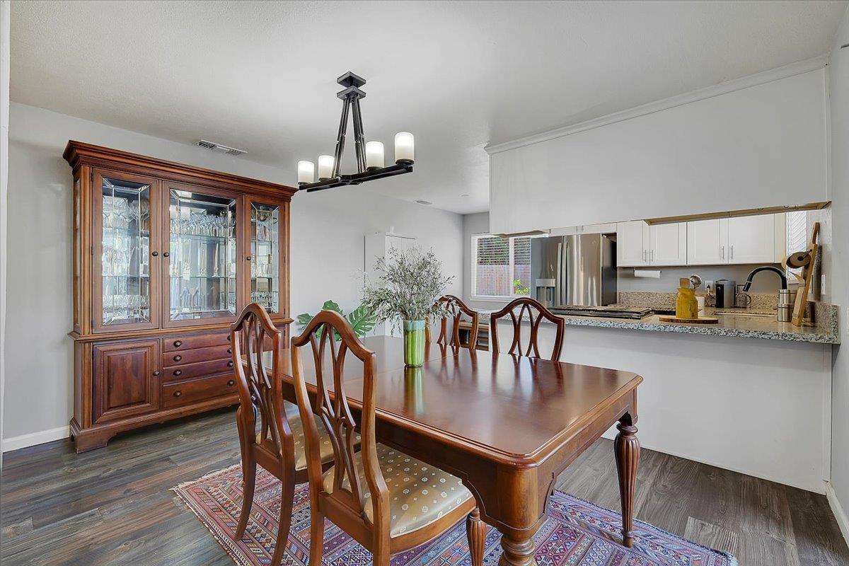 Detail Gallery Image 8 of 43 For 8977 Brydon Way, Sacramento,  CA 95826 - 4 Beds | 2 Baths