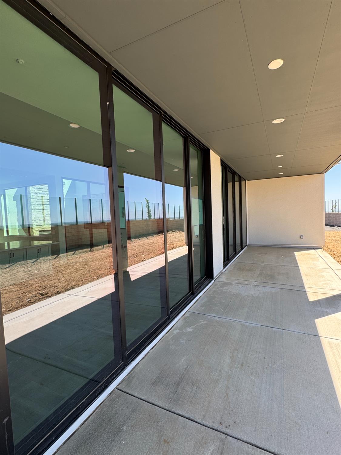 Detail Gallery Image 12 of 13 For 4657 Dehone Cir, Folsom,  CA 95630 - 4 Beds | 4/1 Baths