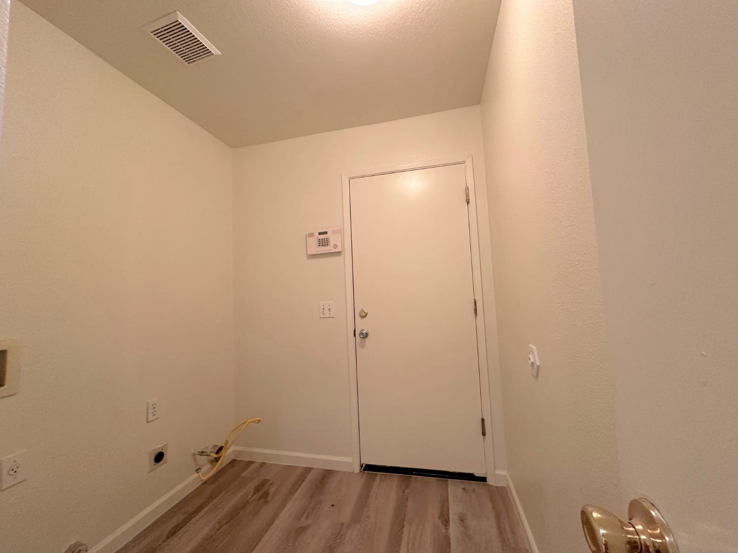 Detail Gallery Image 22 of 23 For 1696 Venice Cir, Stockton,  CA 95206 - 3 Beds | 2 Baths